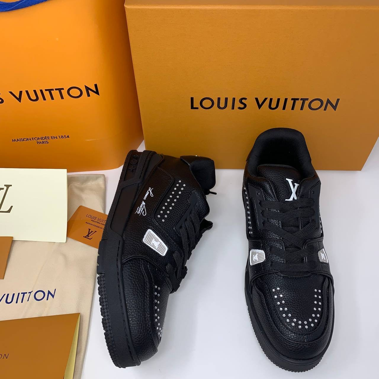 LOUI Trainers