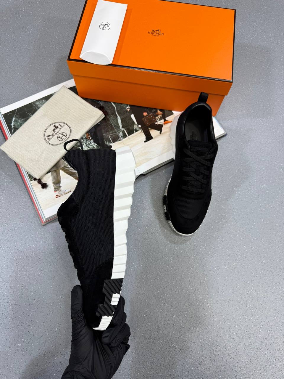 MES bouncing Trainers