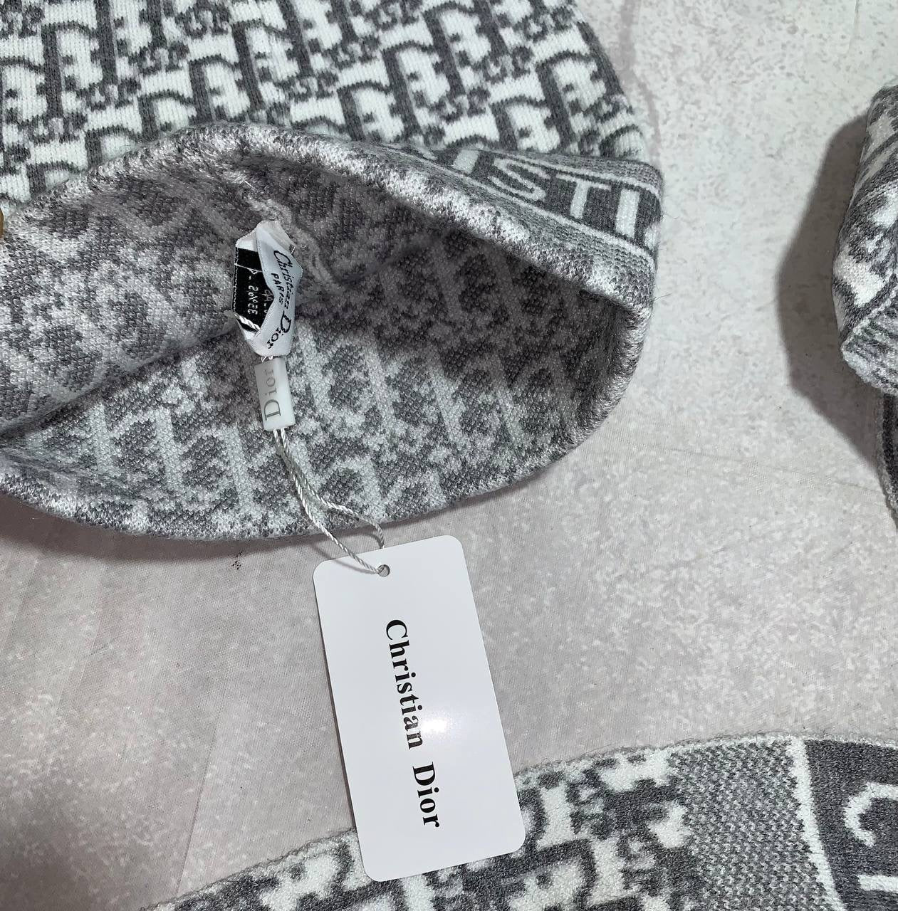 CD HAT & SCARF SET