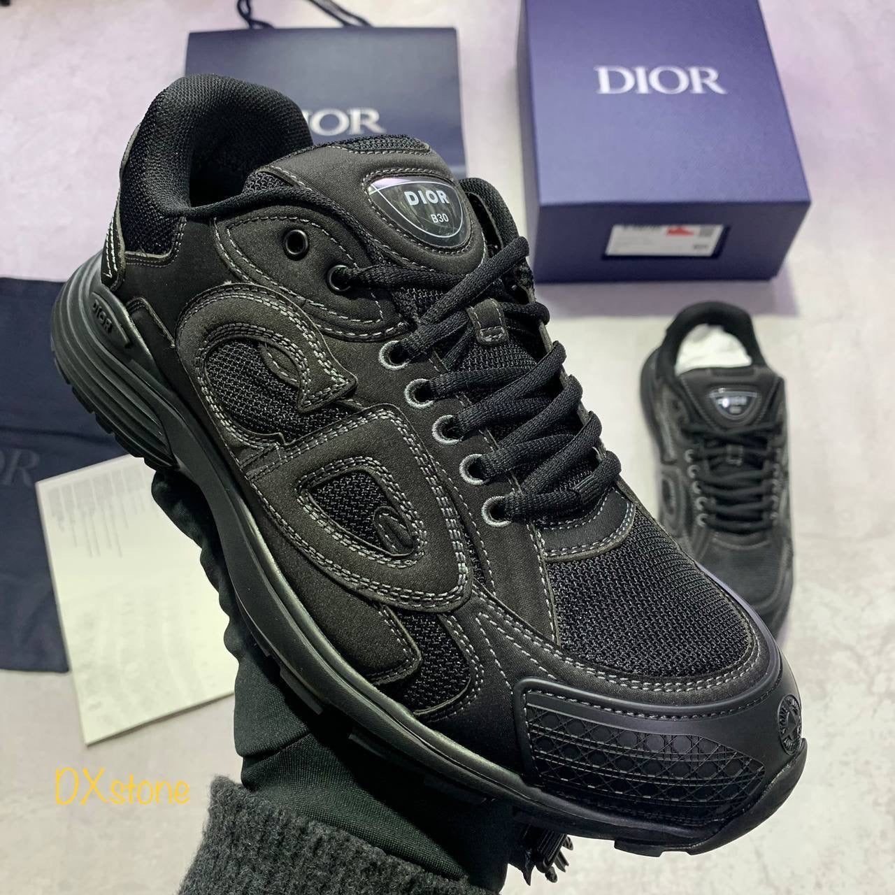 B30 x Stoni Trainer