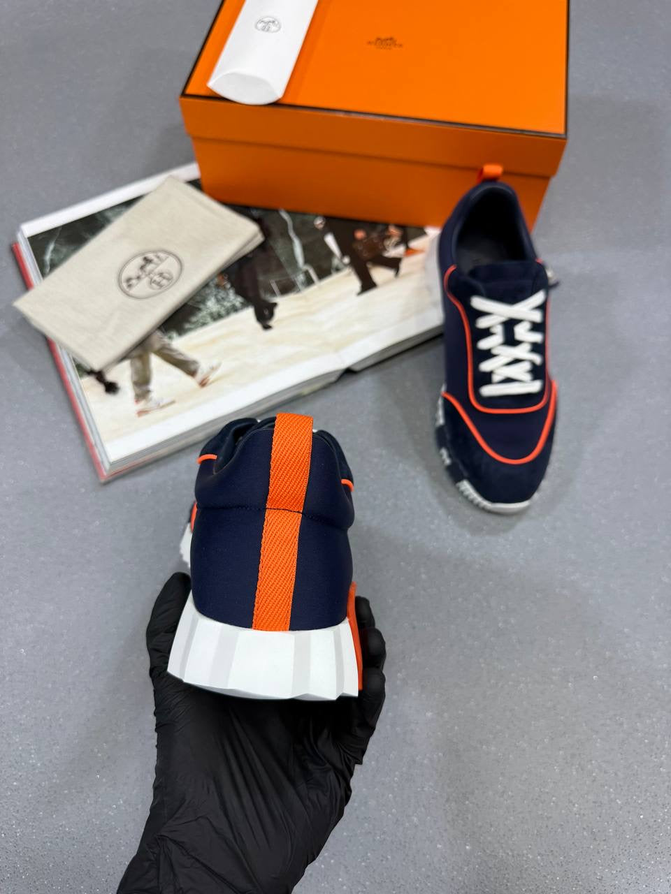 MES bouncing Trainers