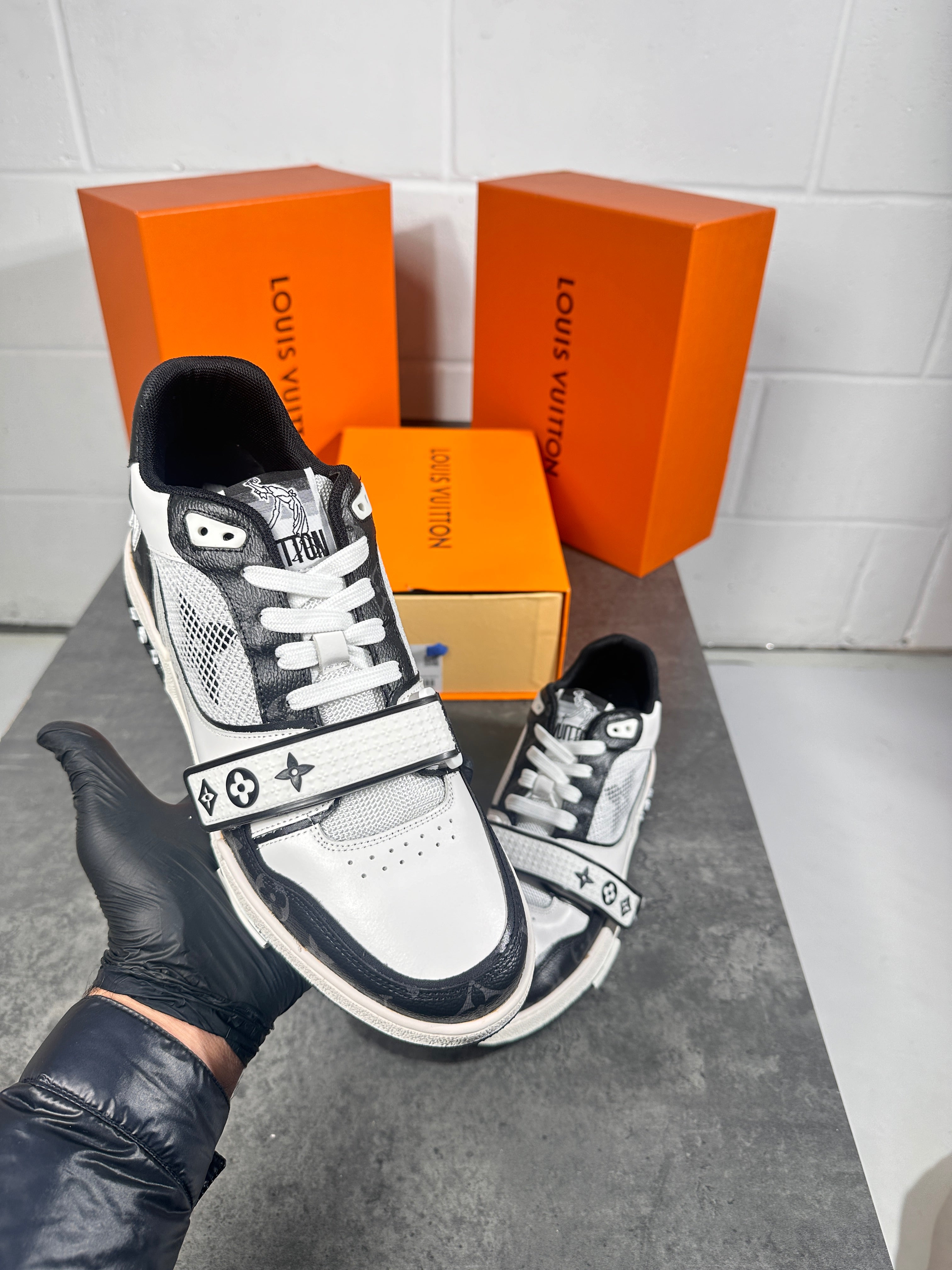 Lv trainer black and white