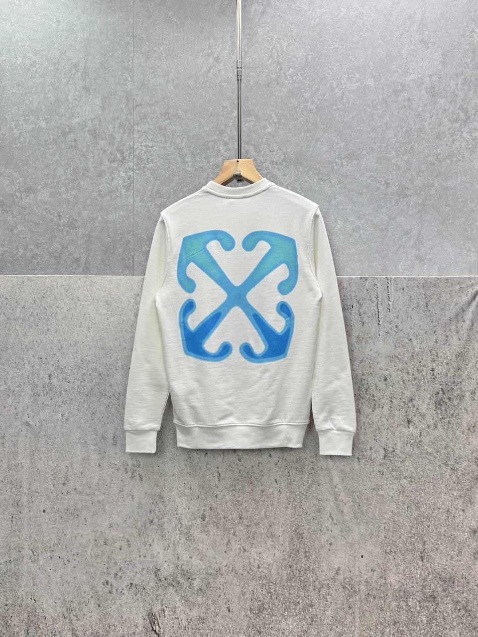 X WHITE sweatshirt