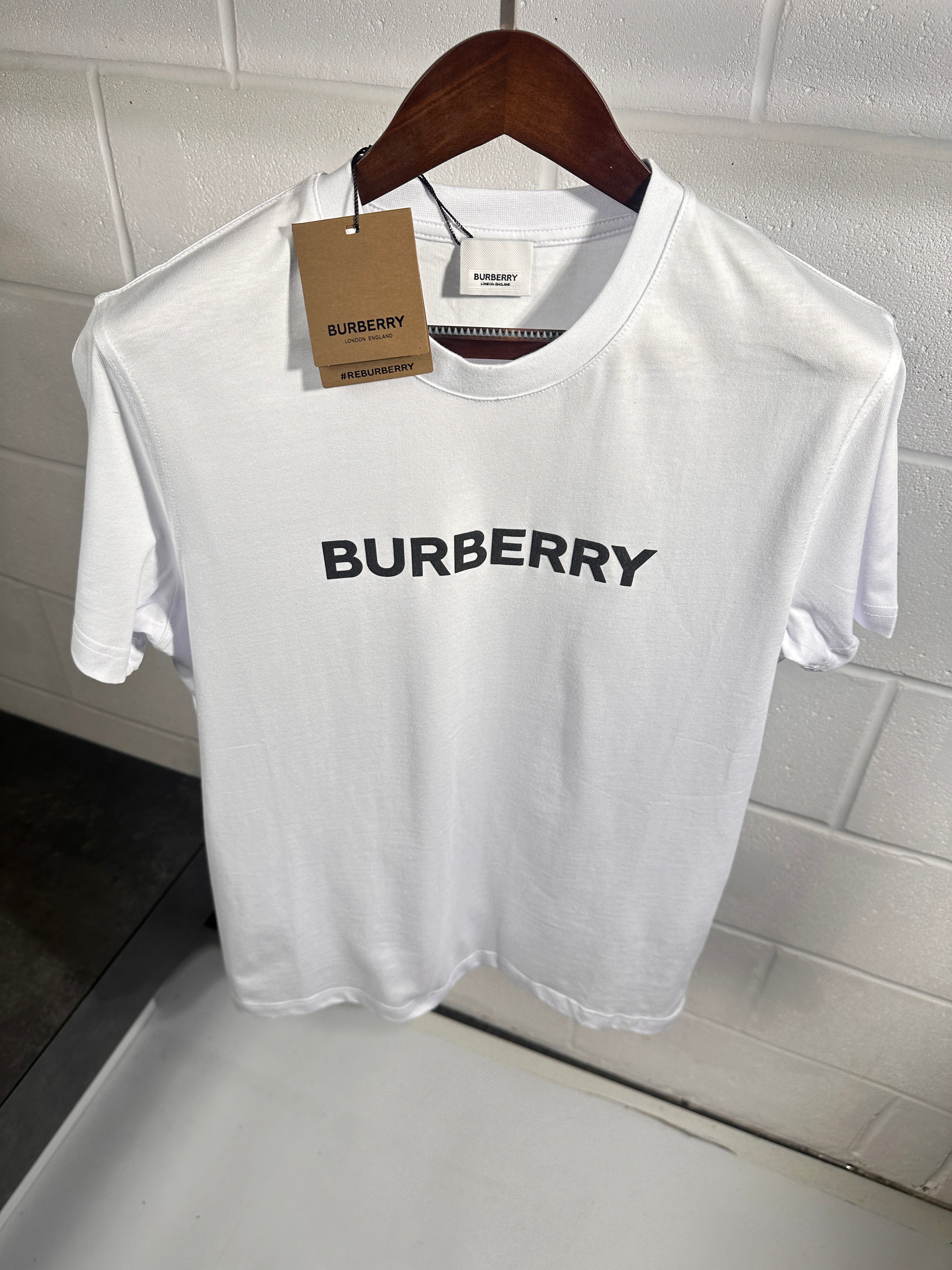 Burberry tee white