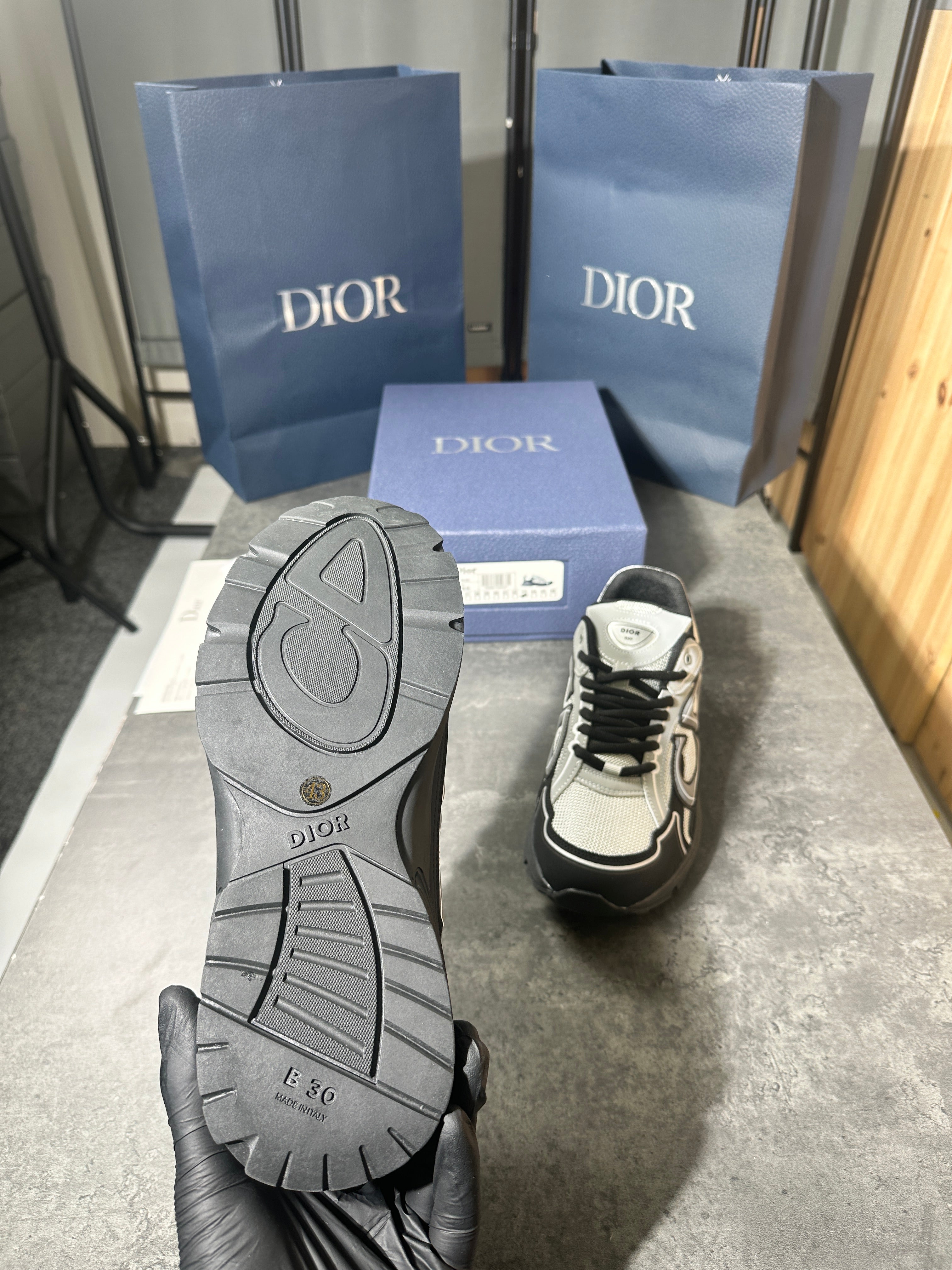 (pre-order)Dior - b30 black and grey