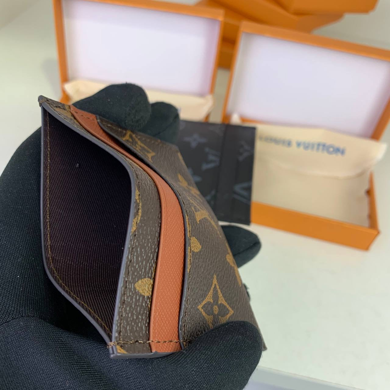 LOUI cardholder