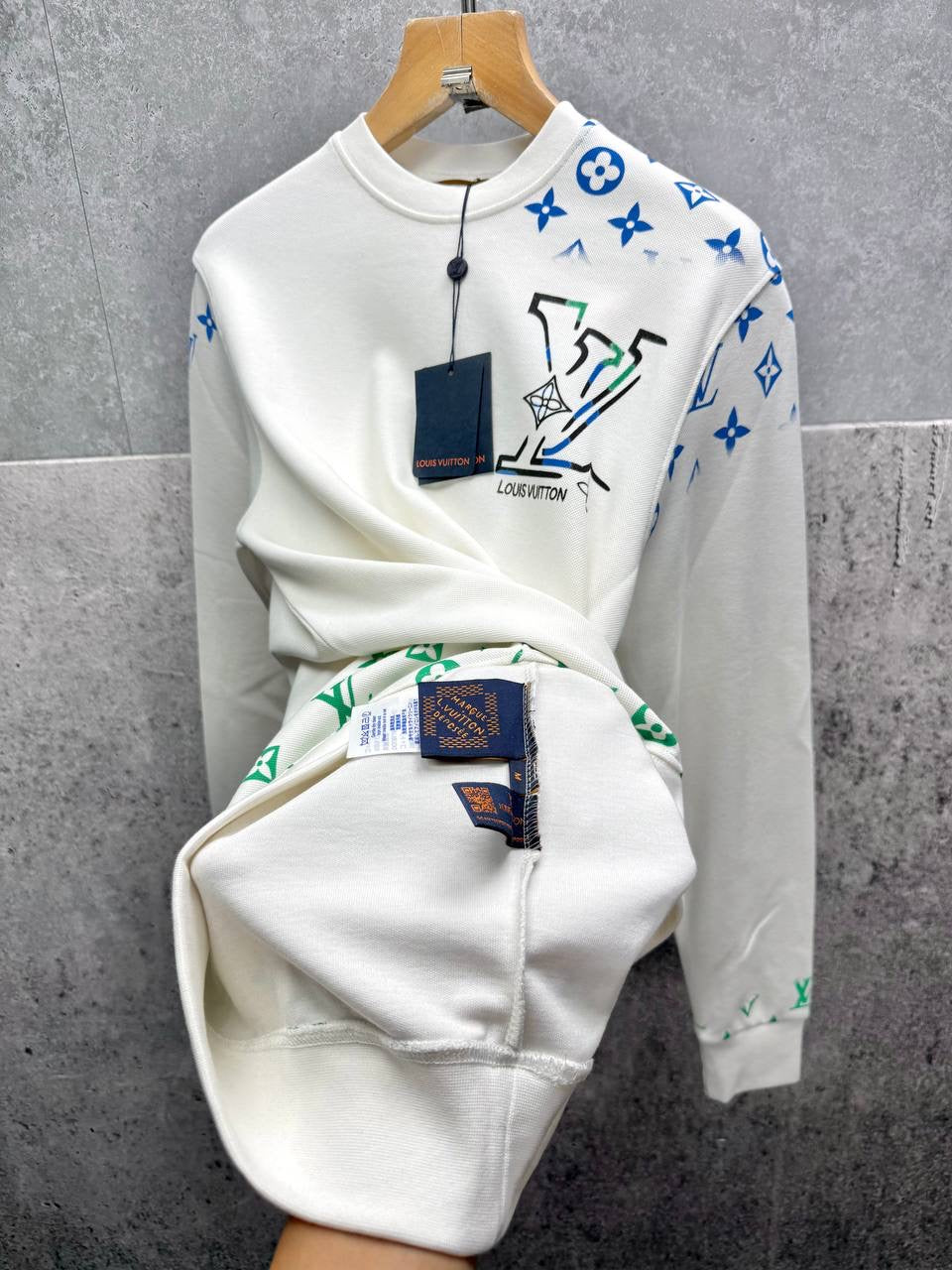 LOUI sweatshirt