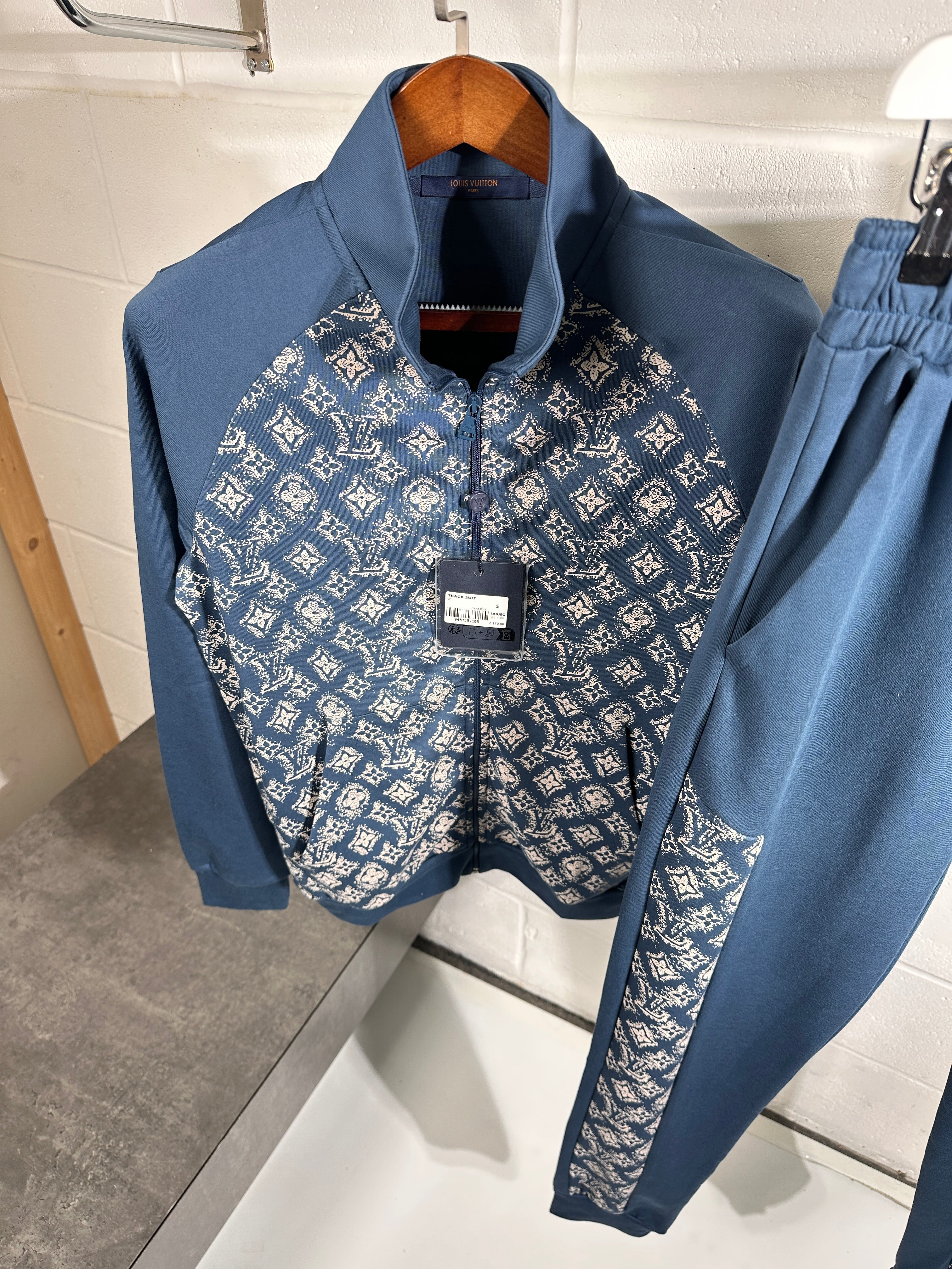 Lv tracksuit navy