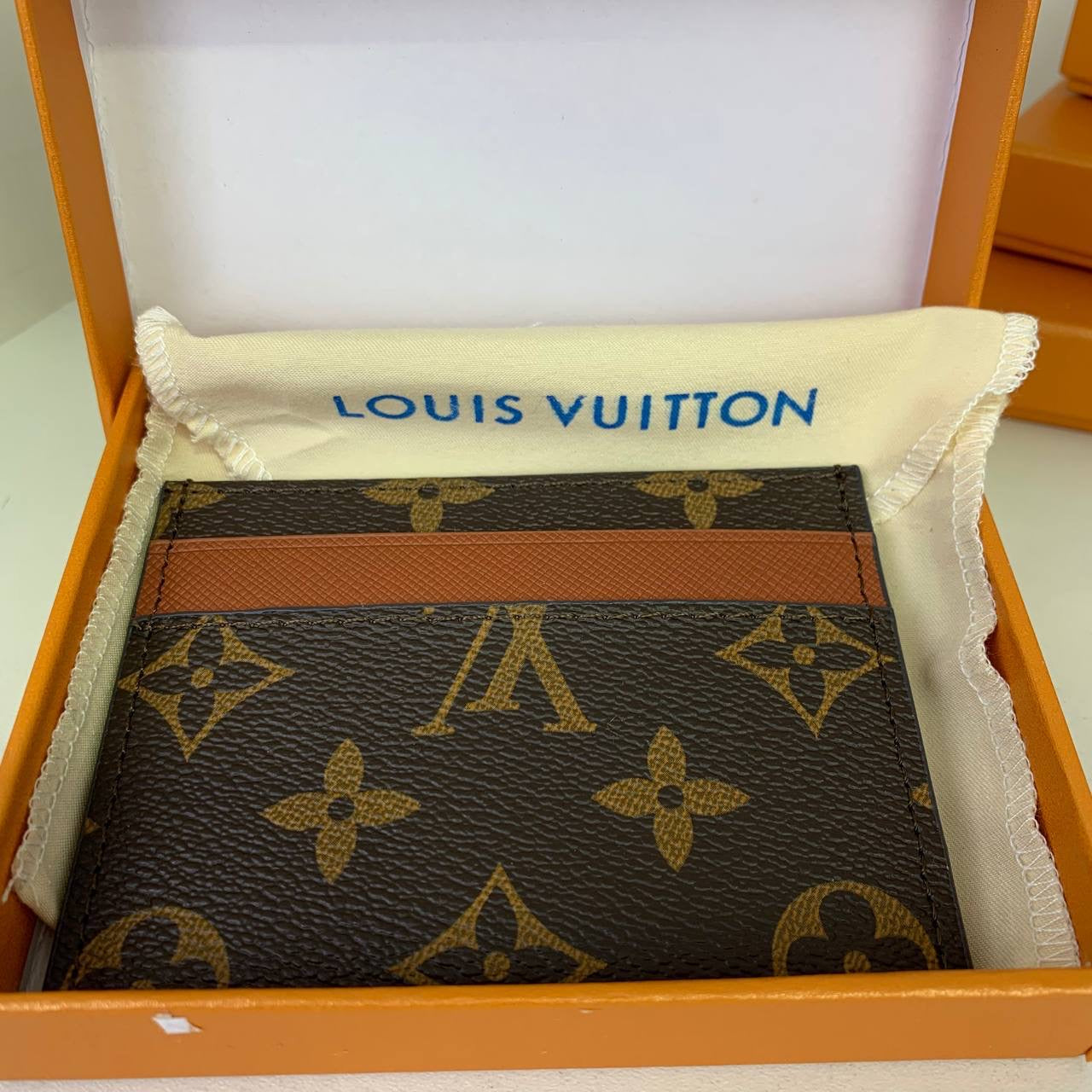 LOUI cardholder