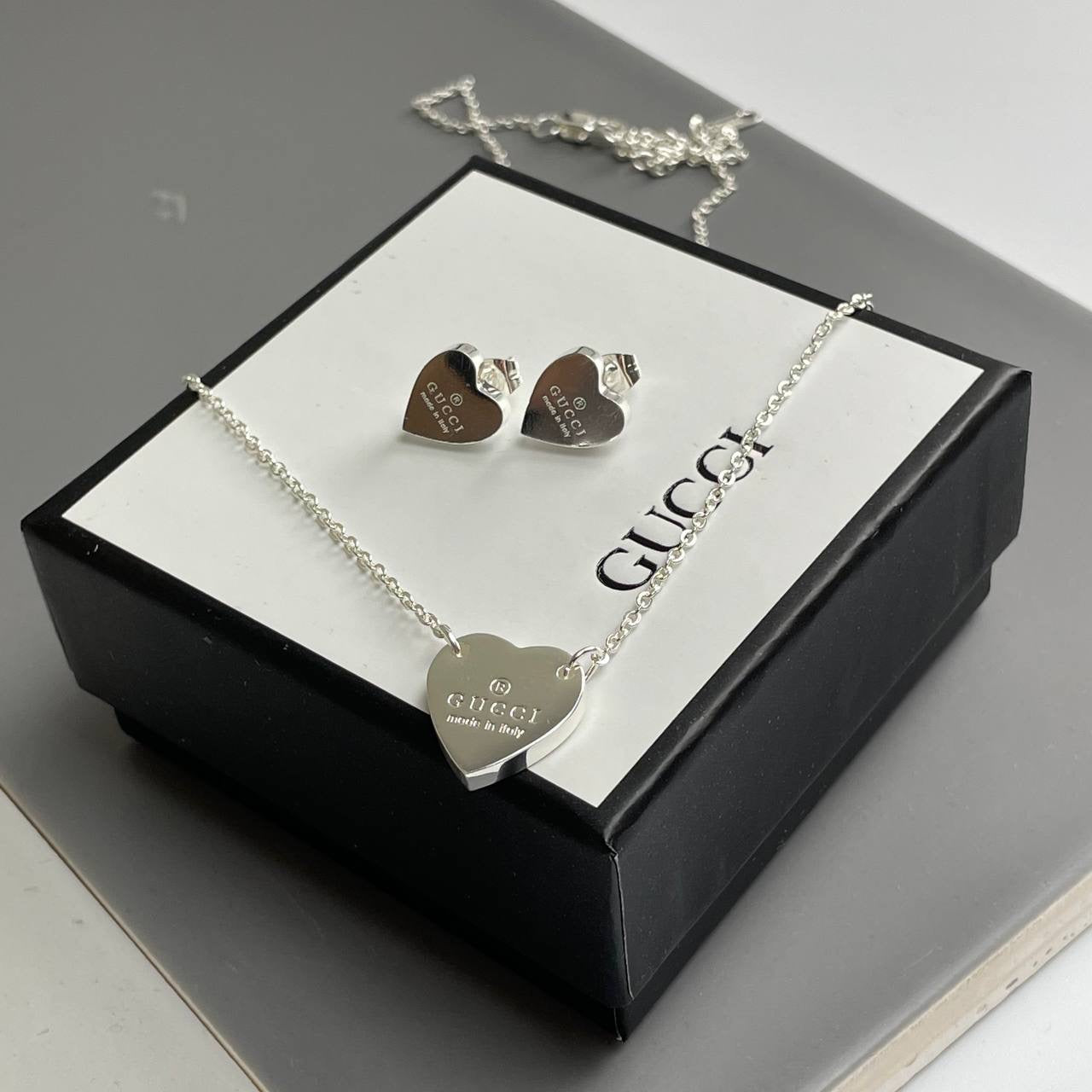 GG necklace set