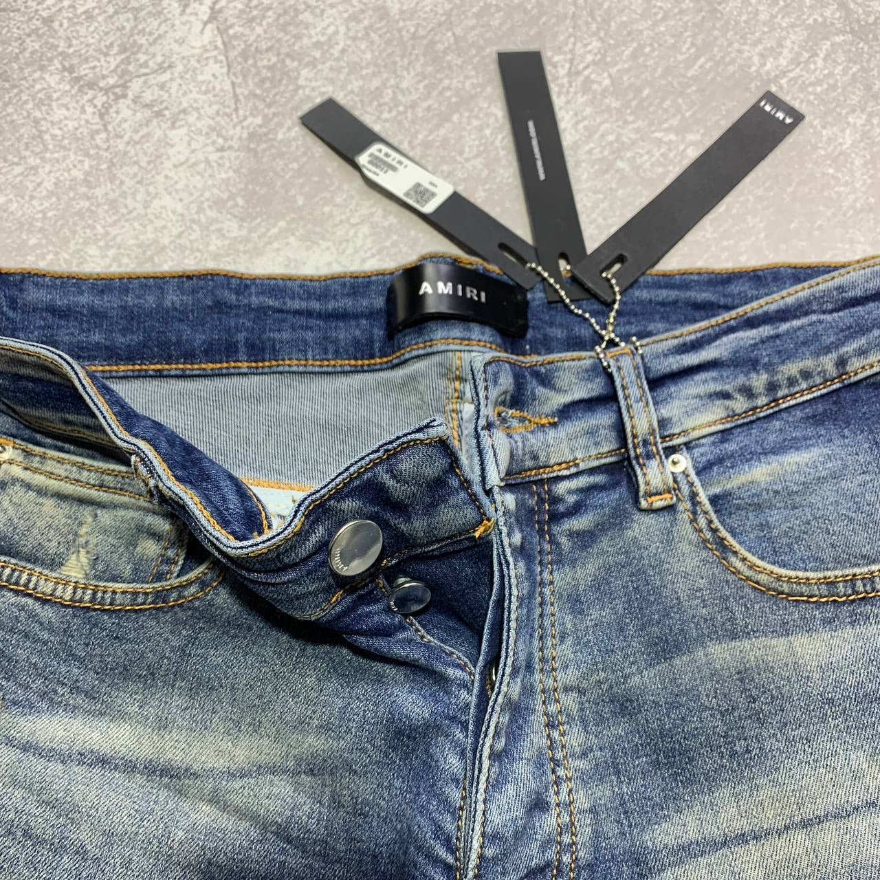 AMRI Jeans
