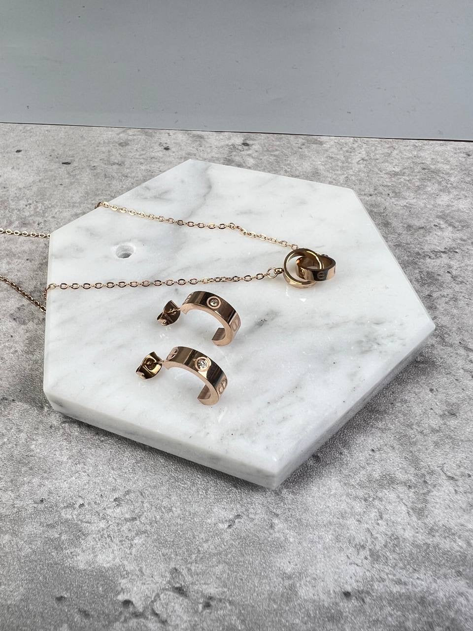 CART necklace set
