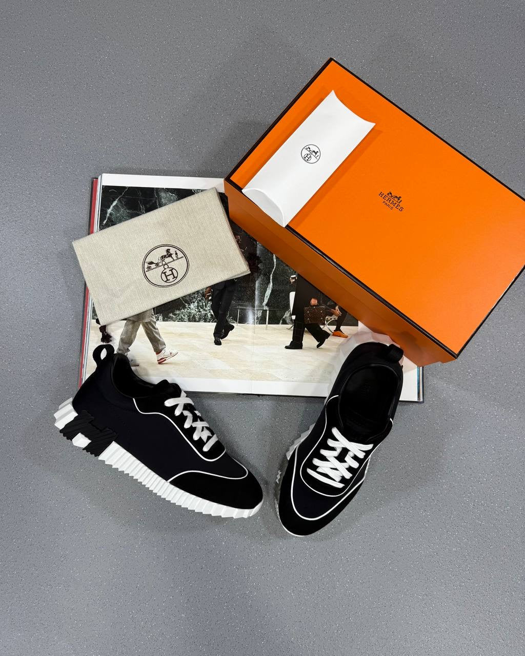 MES bouncing Trainers