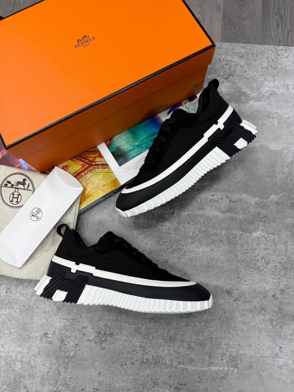 MES bouncing Trainers