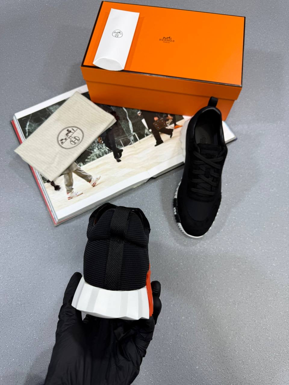 MES bouncing Trainers