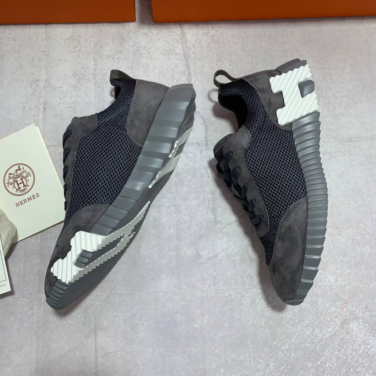 MES Trainers