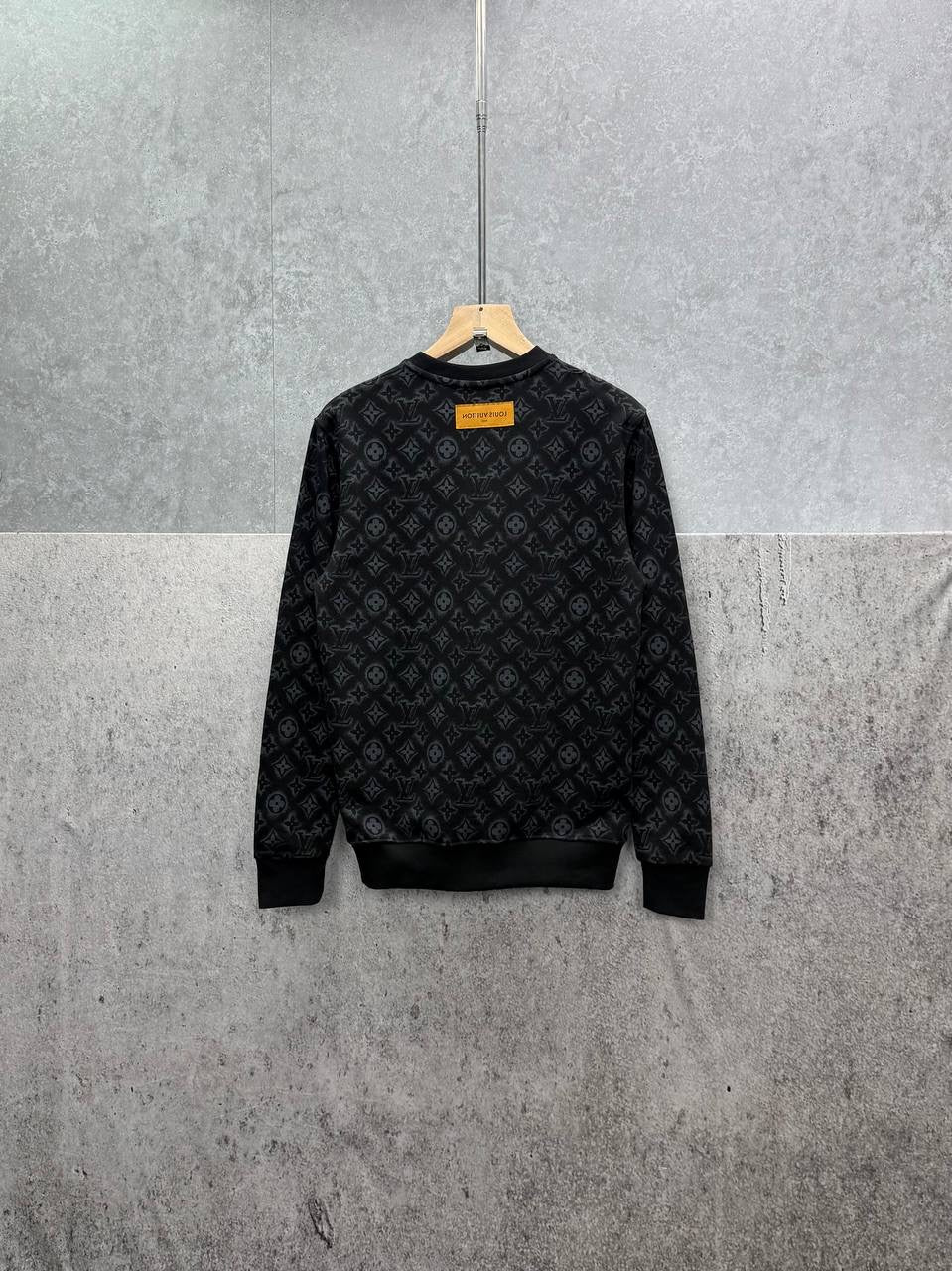 LOUI sweatshirt