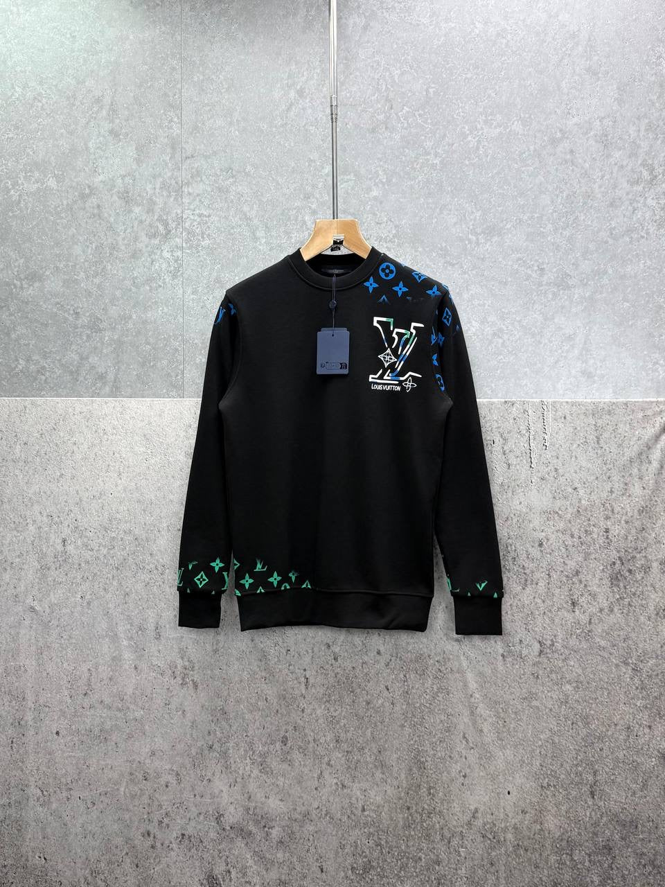 LOUI sweatshirt