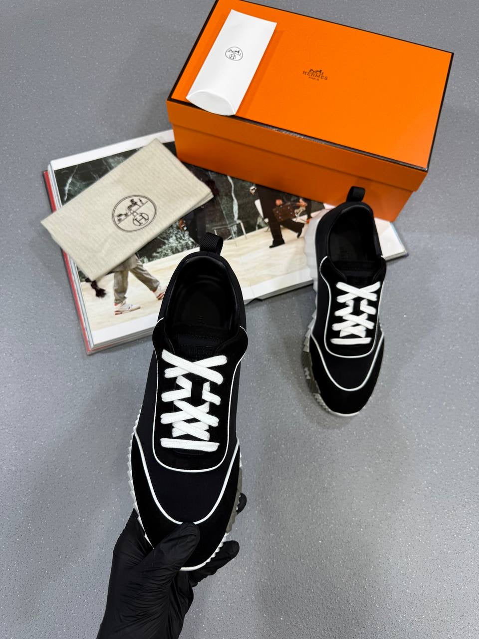 MES bouncing Trainers