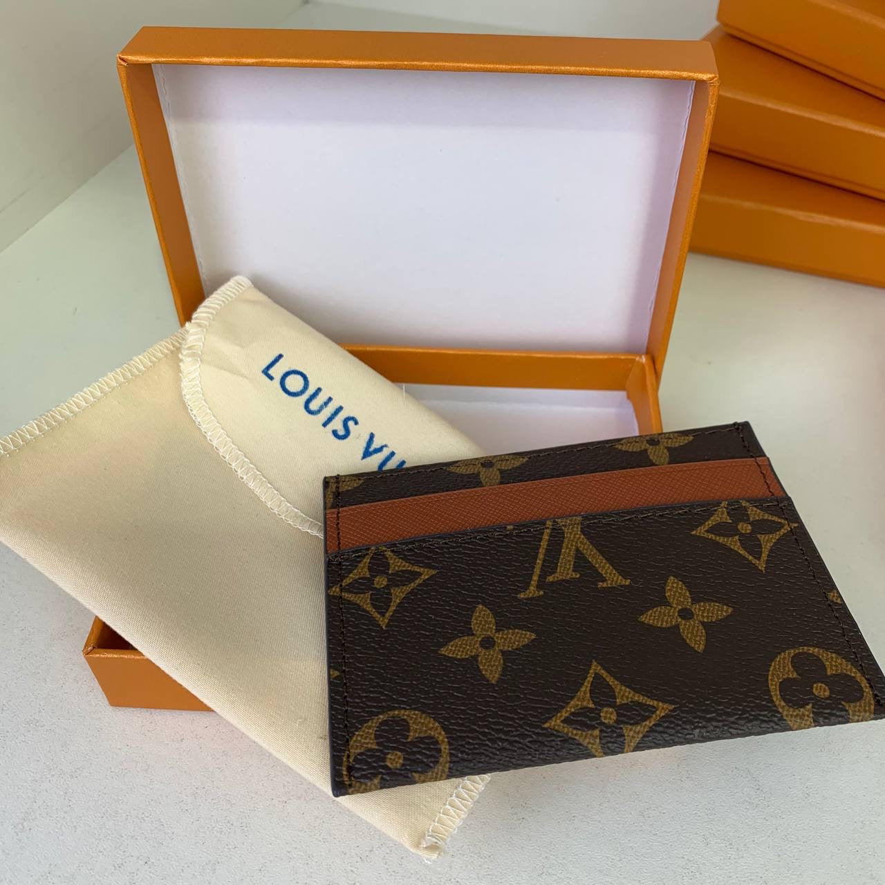 LOUI cardholder