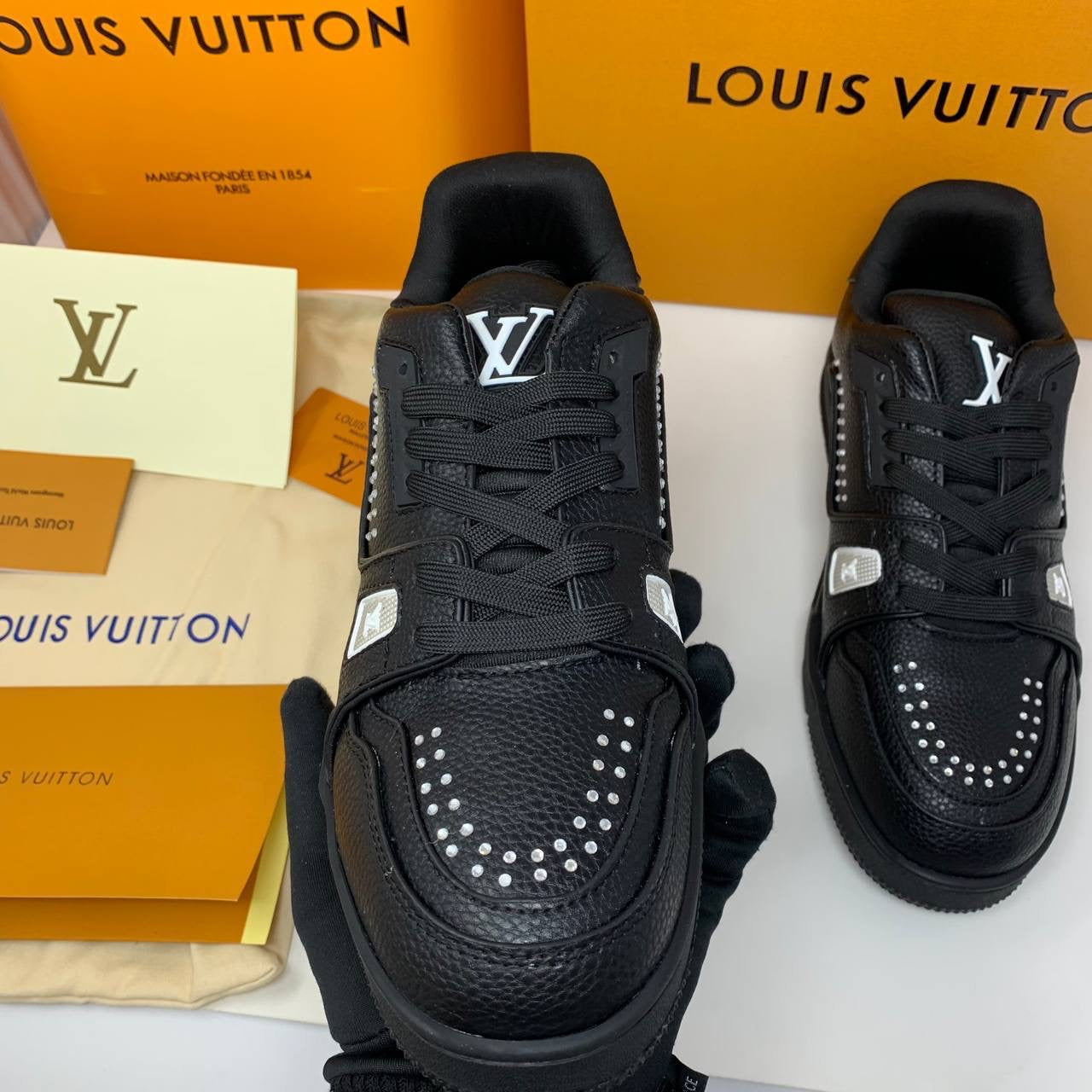 LOUI Trainers