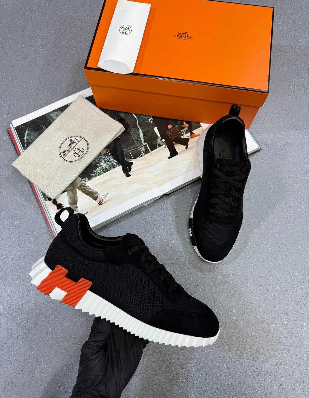 MES bouncing Trainers