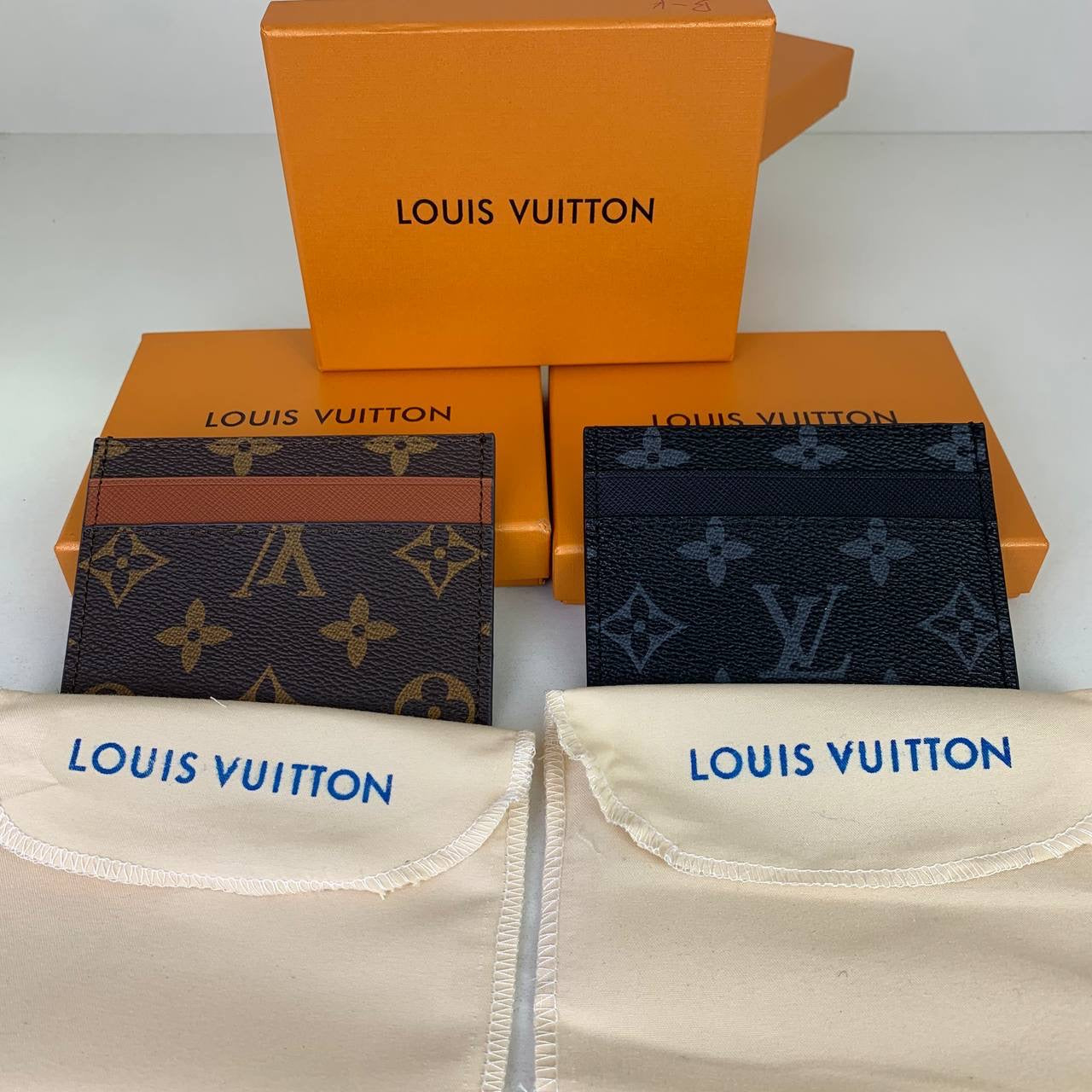 LOUI cardholder