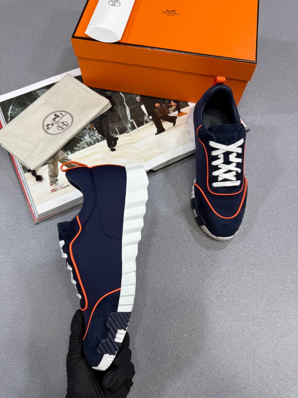 MES bouncing Trainers
