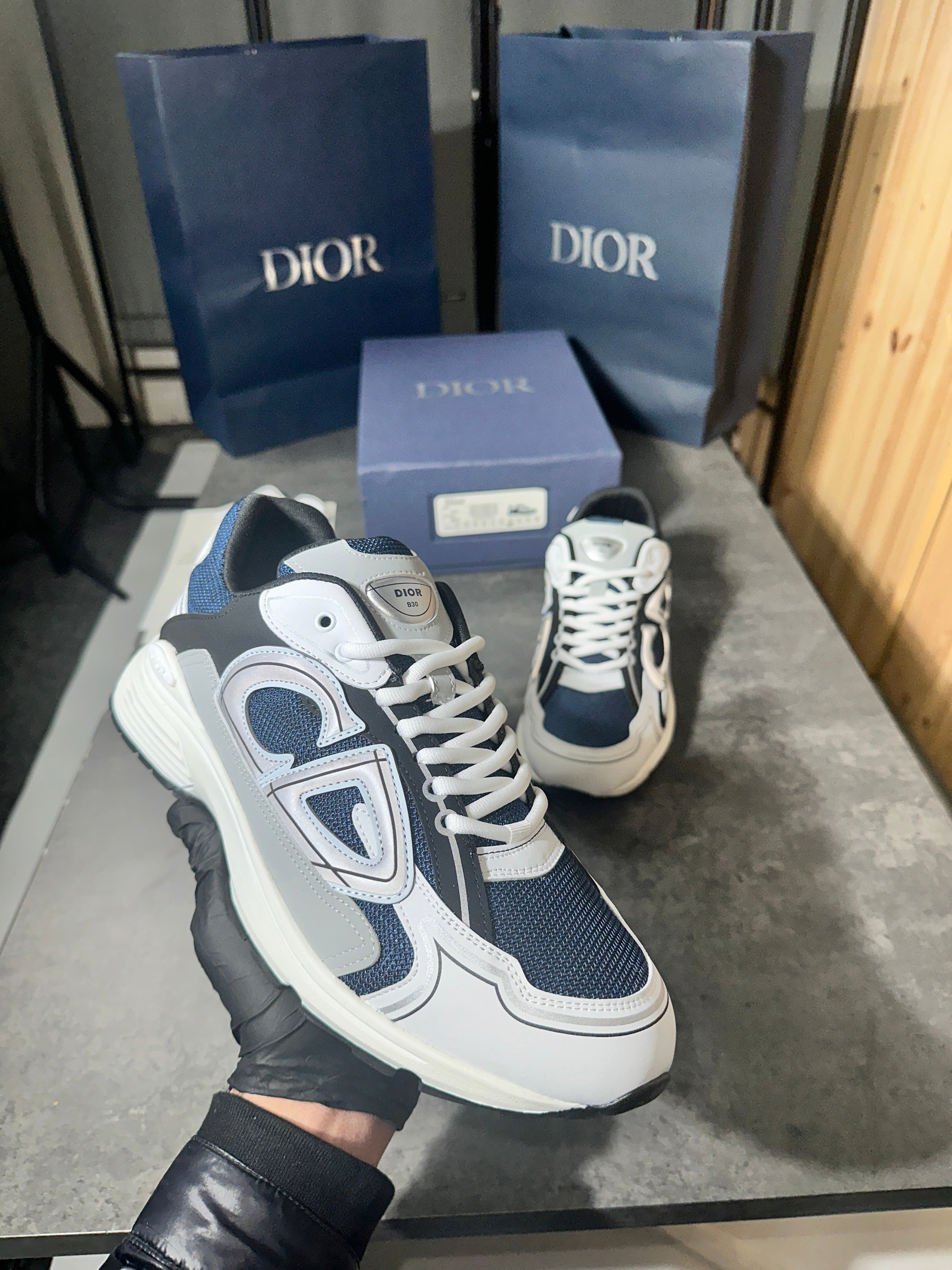 (pre-order)Dior - b30 navy and white