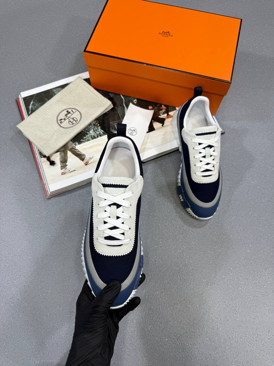 MES bouncing Trainers