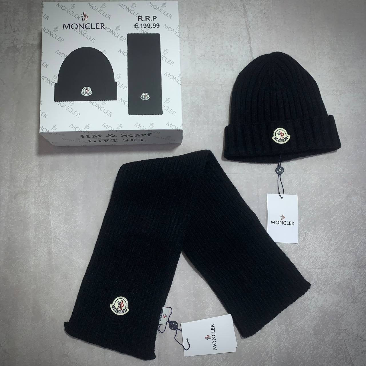 MONC HAT & SCARF SET