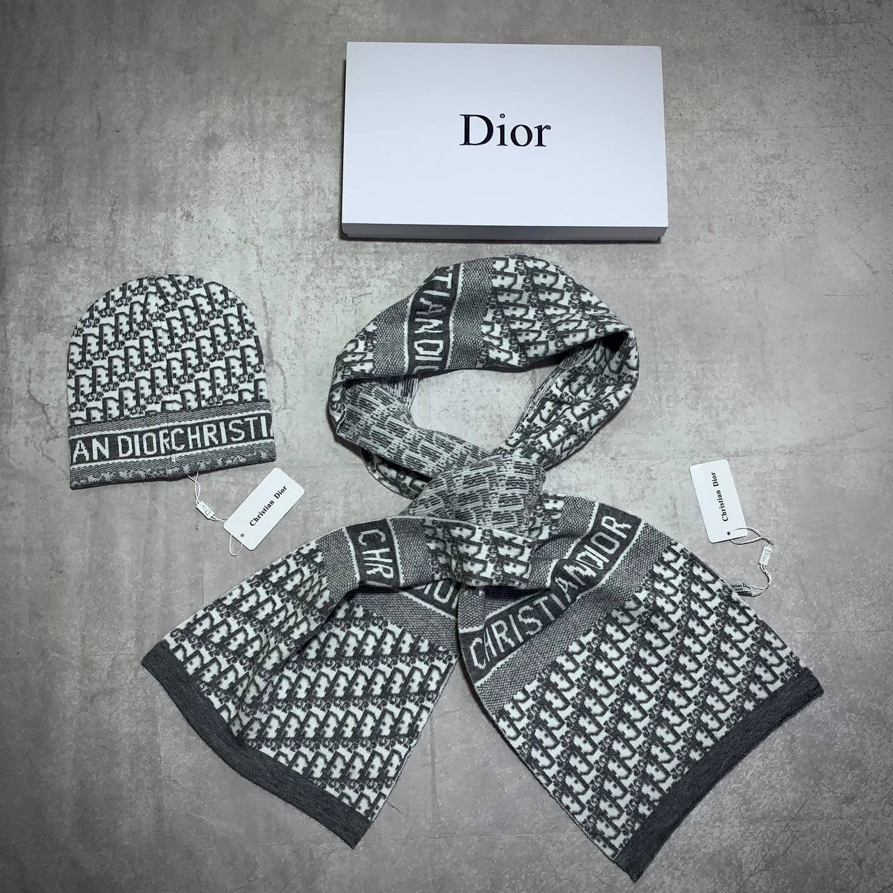 CD HAT & SCARF SET