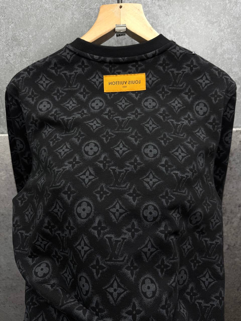 LOUI sweatshirt