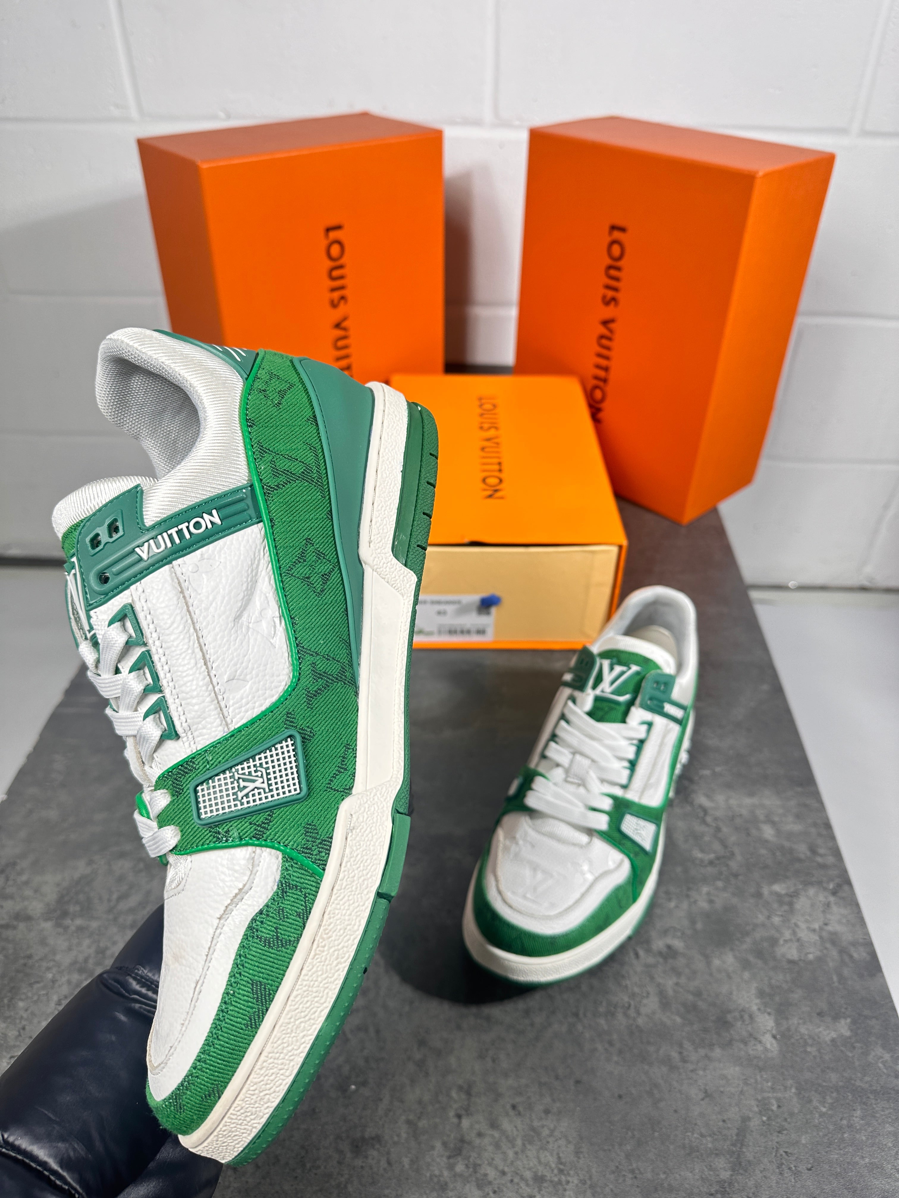 Lv trainers light green