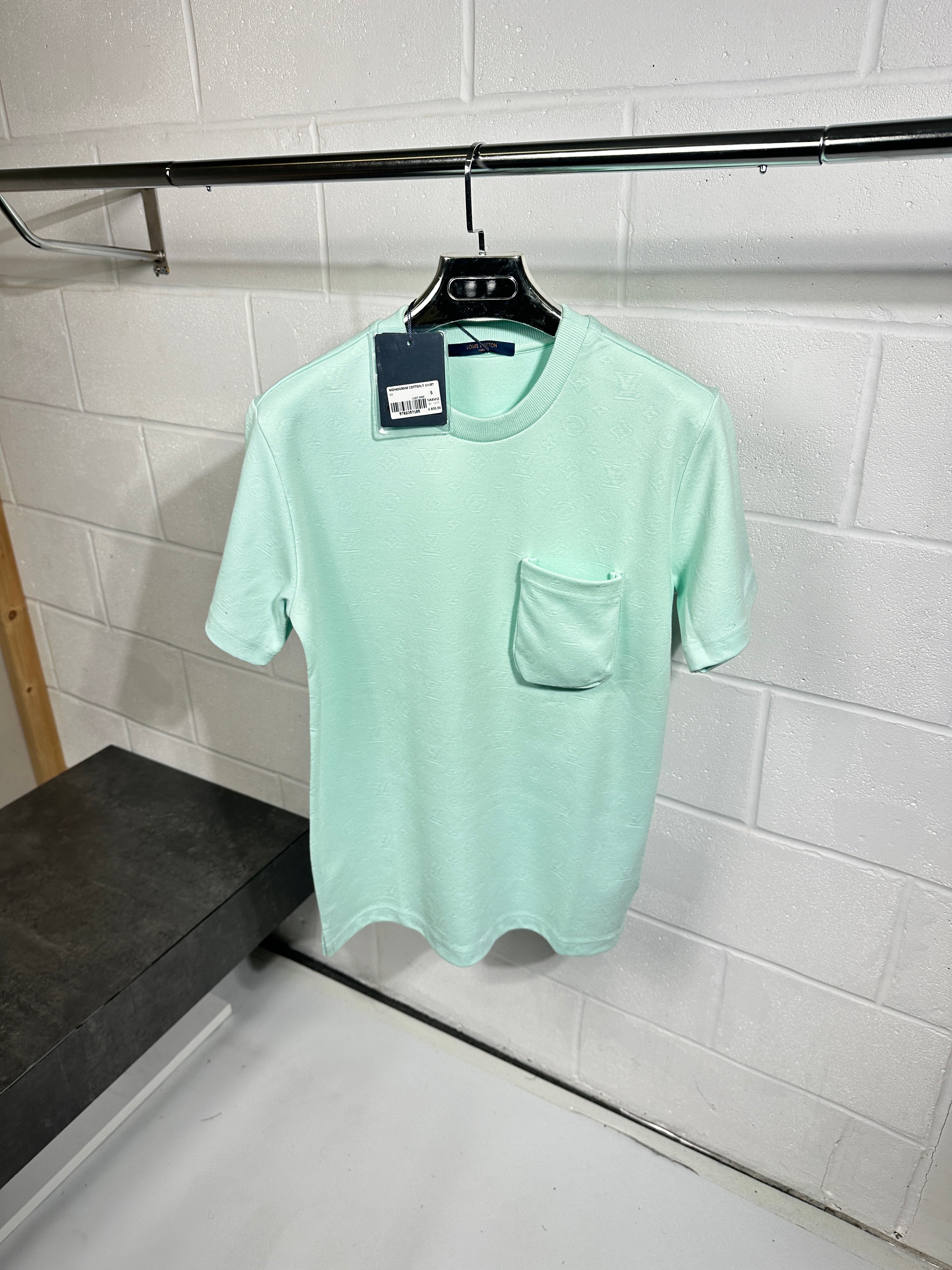 Lv tee light green