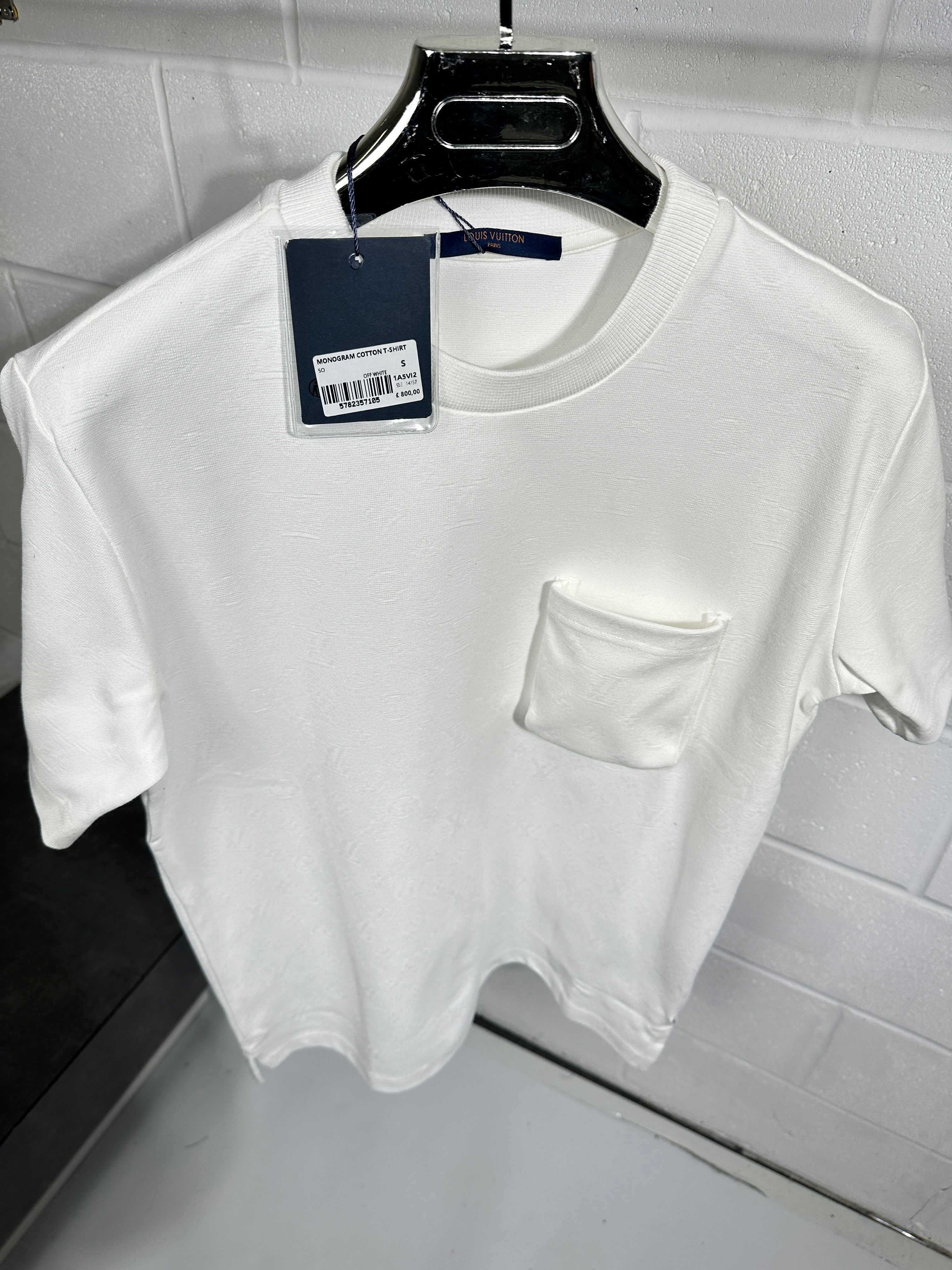 Lv logo tee white