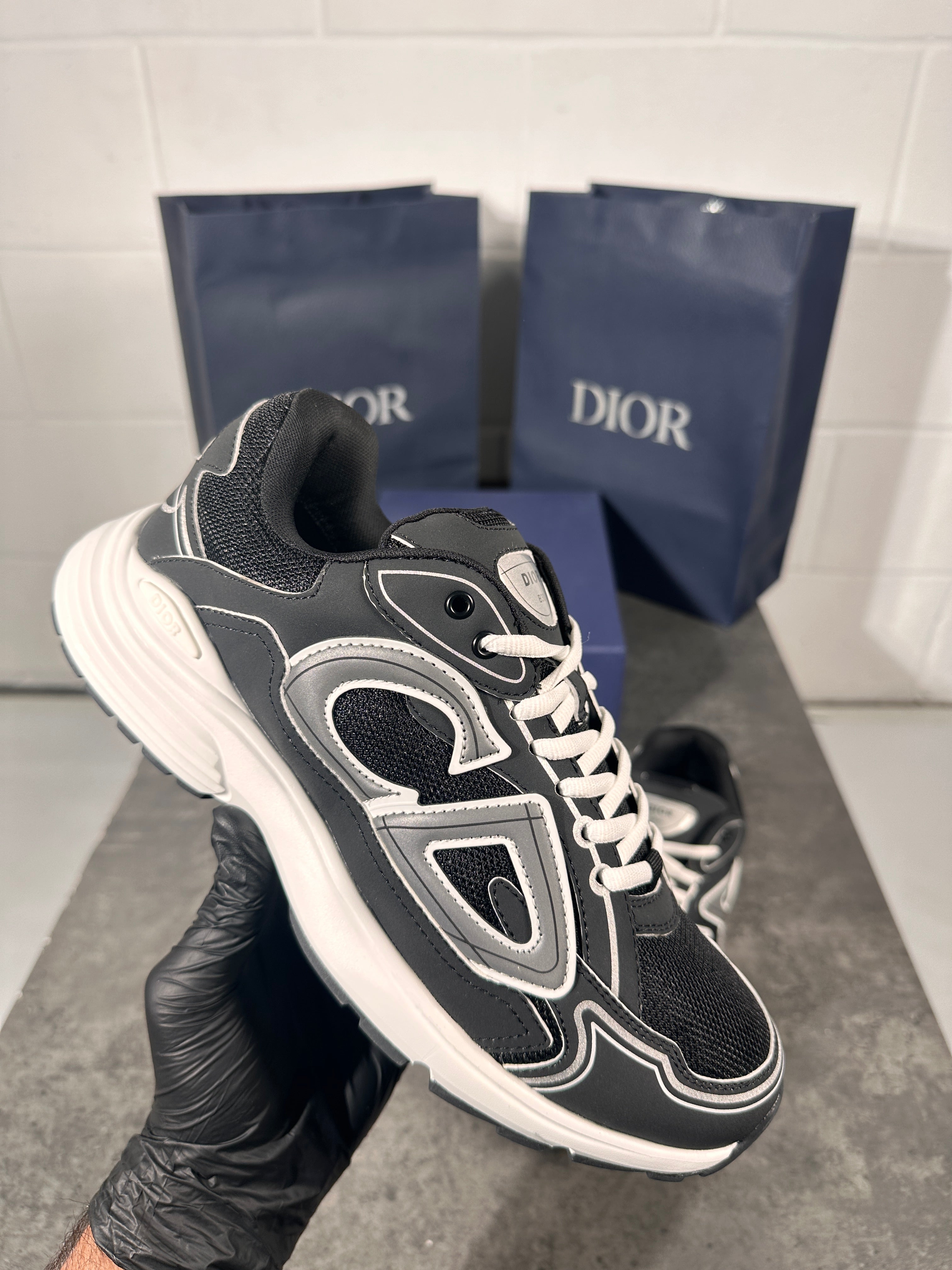 Dior b30 black & white